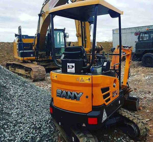SANY SY16C minikotró